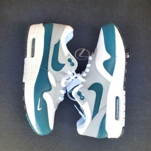 Nike Air Force 1 LV8